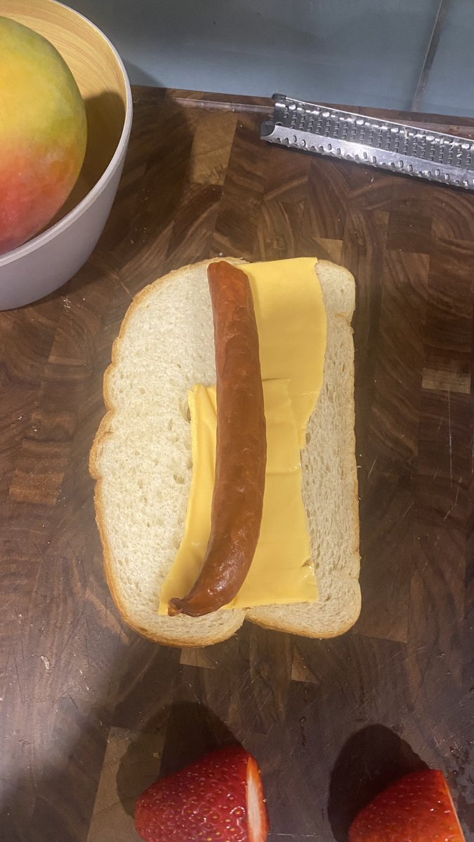 fleshettte's tweet photo. Eating this idgaf https://t.co/KbJoP79jpY