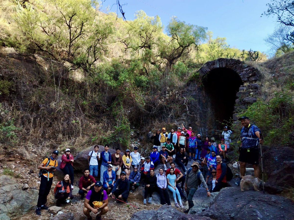 aspaaug's tweet photo. 🎒🐝 El Club de Senderismo ASPAAUG llevó a cabo su tradicional recorrido del mes de mayo, por los socavones de Guanajuato, en una distancia aproximada de 5 kms.
¡Muchas felicidades, a quienes participaron en esta ocasión! 👏🏽

#senderismo https://t.co/ygEM26CIK9