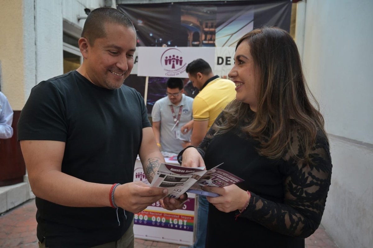 elconsejomx's tweet photo. Agradecemos a @VanessaBauche , extraordinaria actriz y defensora de causas sociales, por la invitación a disfrutar y difundir los servicios gratuitos del Consejo en su obra de teatro La Insignificancia de llamarse Juana. https://t.co/qvYA5cNLHG