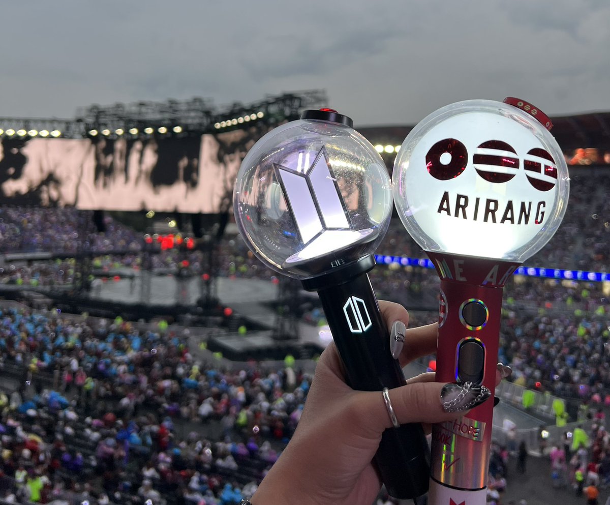 BTSミュージック&ピース may ends & so does the month i saw my bts in… i'm feeling a bit