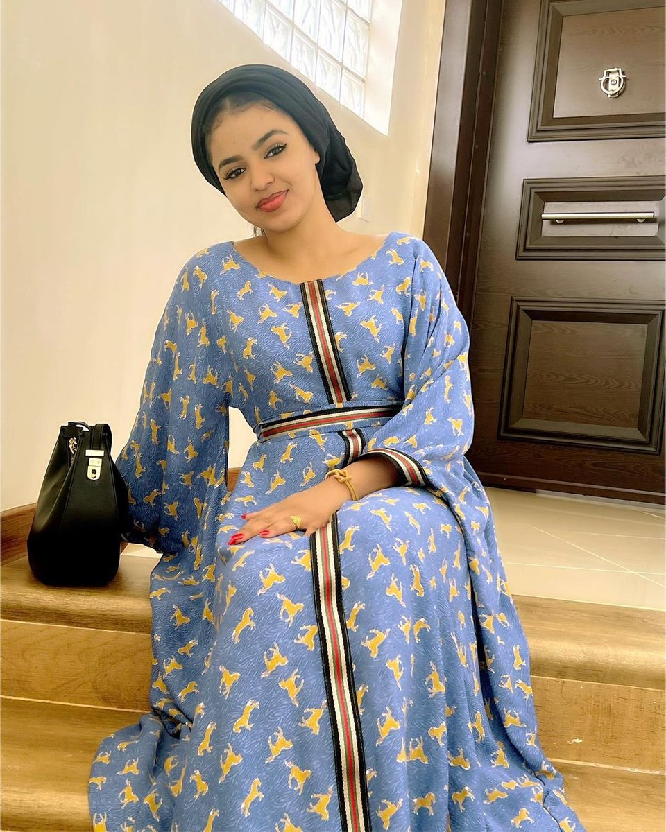 Zarah__zulum's tweet photo. Can I have your WhatsApp number pls?? https://t.co/WRfI2W8B7n