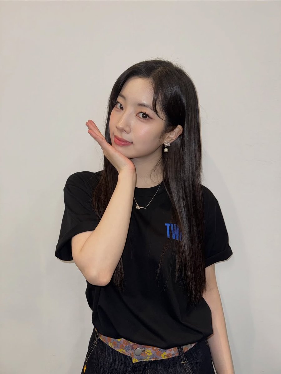 TWICE TIMES tweet media