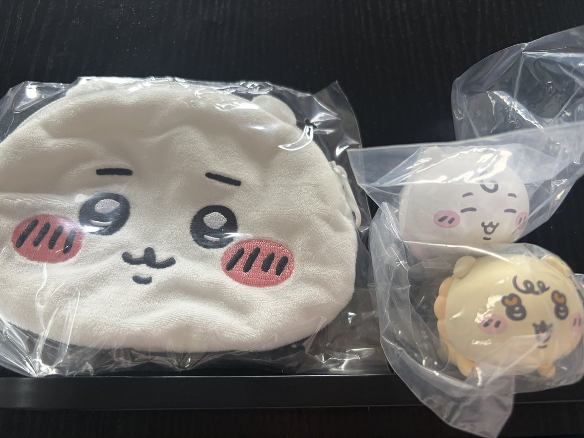 ll724h's tweet photo. ちいかわおかおポーチ
ハイハイフィギュア

求：うさぎ・古本屋

譲：ちいかわ・シーサー

郵送にてお取引です。 https://t.co/1qU2FJpjic