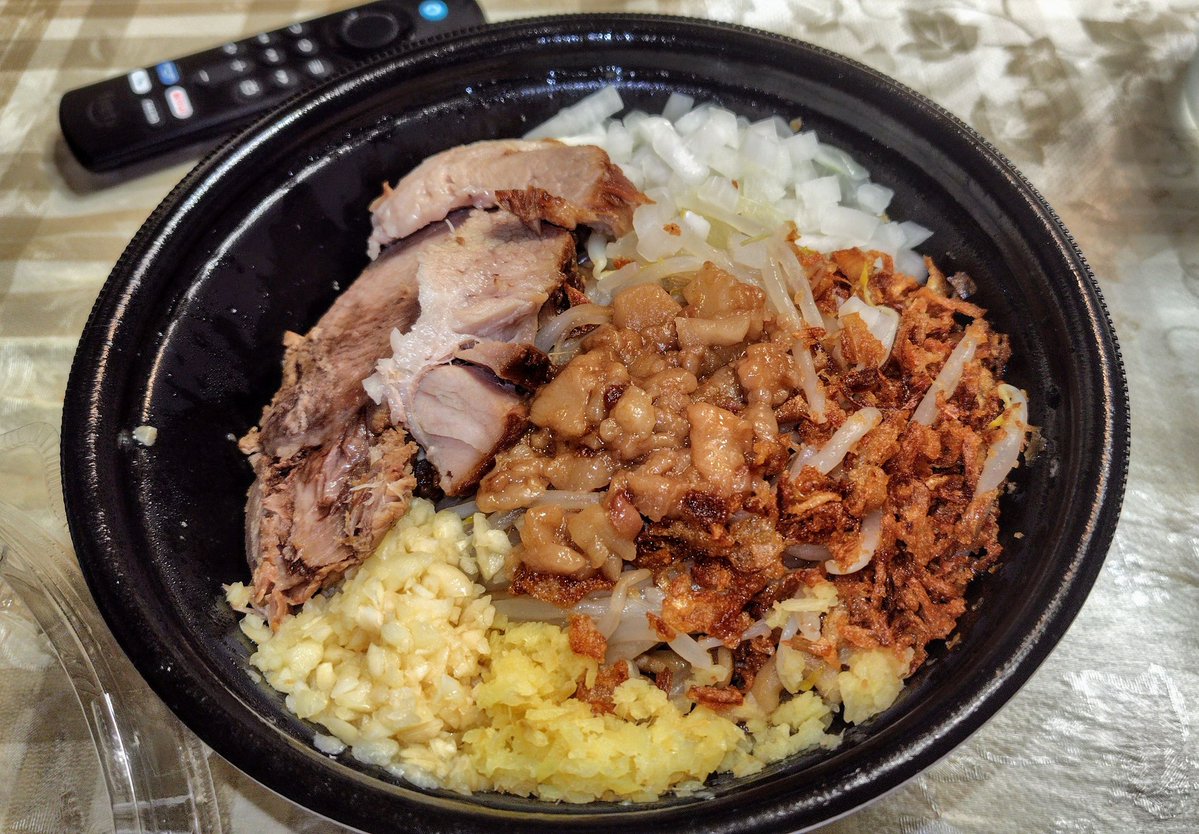 aekjhiro's tweet photo. 最近は外出しないから昼はUberばかり。ゴーストレストランは地雷踏むことあるけど、やっぱ実店舗から頼むと安定してるね。 https://t.co/Dpwn9VTxWT