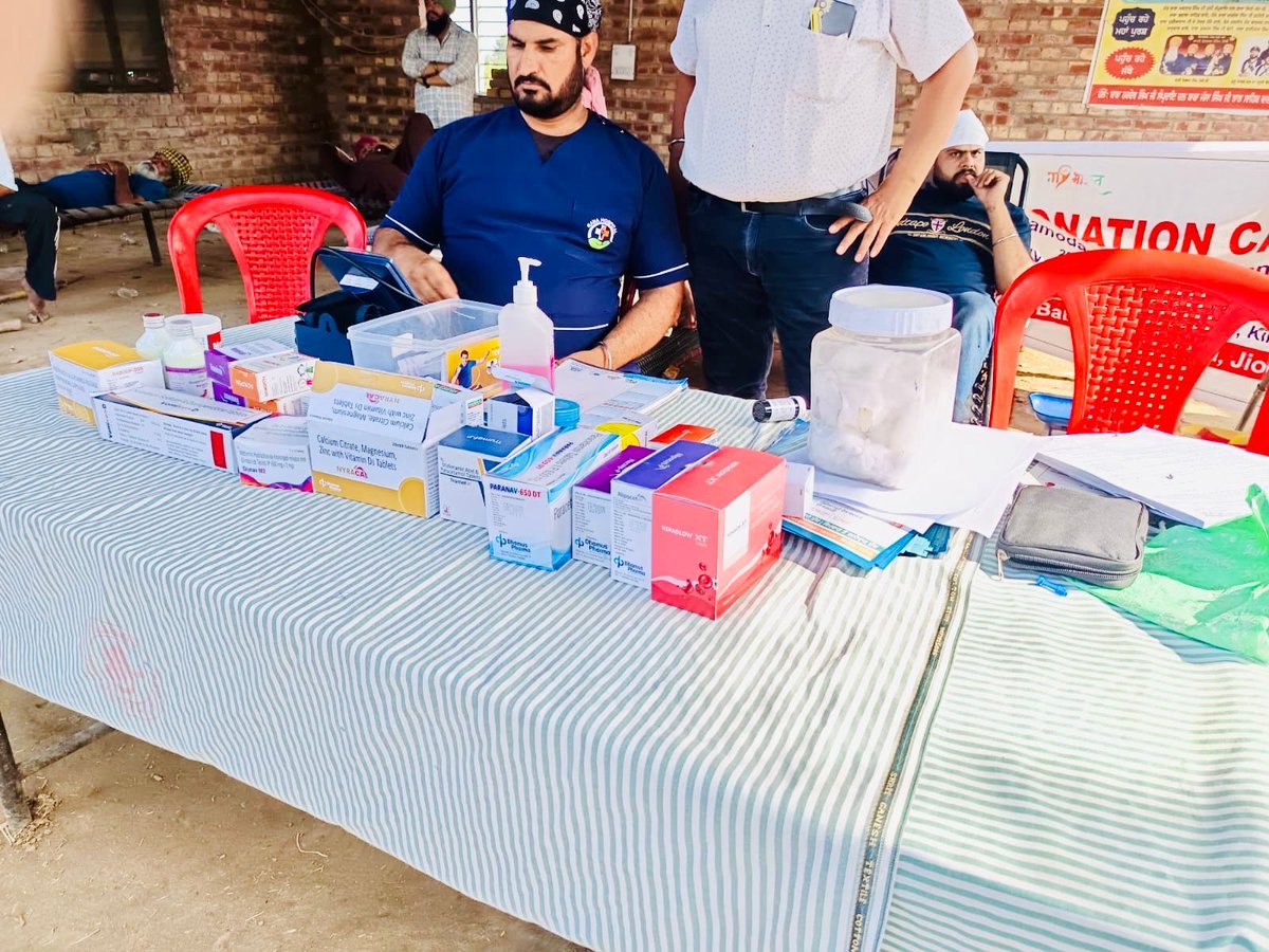 YuvaTarn's tweet photo. #Blood donation camp organised by Shaheed Bhagat singh sports club, Kirtowal , Tarn Taran on occasion Vinayak Damodar Savarkar Ji birth anniversary.
@mybharatPbChd @MYBharatHQ @YASMinistry https://t.co/Oe97fPHkcu
