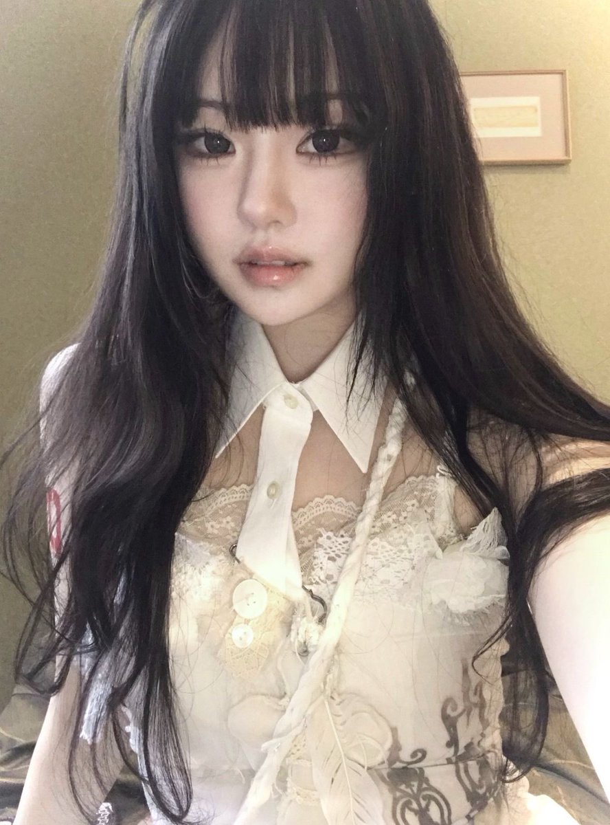 kimokimokimo00's tweet photo. ダークコアで目元に重点を置いた影のあるアンニュイメイク...こんな雰囲気のある女の子憧れない理由が見つけられない... https://t.co/dtxvizSZLM