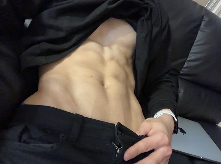 mvlktt's tweet photo. 🧺 ─ Seeking Alpha ! #taekook 

Kook busca alfa que satisfaga sus necesidades y que mejor que postearlo y que le manden fotitos a elegir. https://t.co/3GCdCJkQer