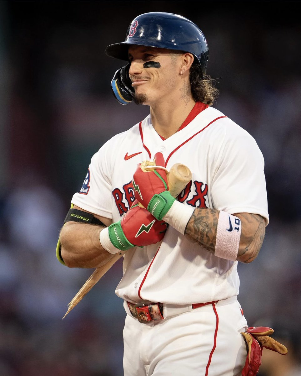 imsoblushing's tweet photo. harsh truth, but the reality. jarren duran is energy shifter of this Red Sox team. jarren duran sets the health of the team morale. when jarren is hot, the team is hot. if jarren is down, the team is down. jarren intentional or not is the hype man key stone of this team.🦎❤️‍🩹 https://t.co/A133tIriWh