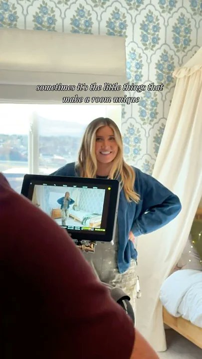 EricIzaRealtor's tweet photo. Wait until you see what @kyliekatich created on our upcoming series DIY House Call 👀 https://t.co/btTMIbKdX4 https://t.co/HkZSZpvI3h