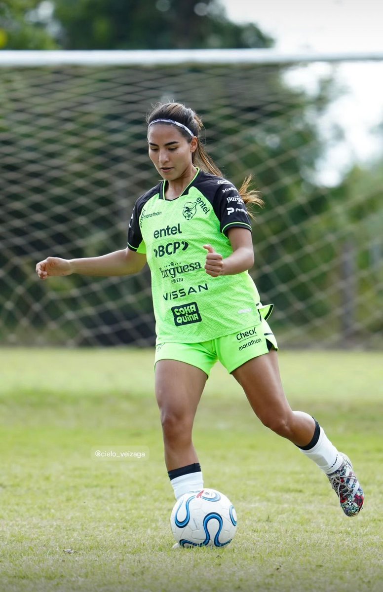 HugoMoldiz's tweet photo. La experiencia, talento y fuerza de Cielo Veizaga será fundamental para que Bolivia le gane al Paraguay el viernes 5 de junio en Santa Cruz. Vamos Cielo! Vamos Bolivia https://t.co/fgaW5rfv3C