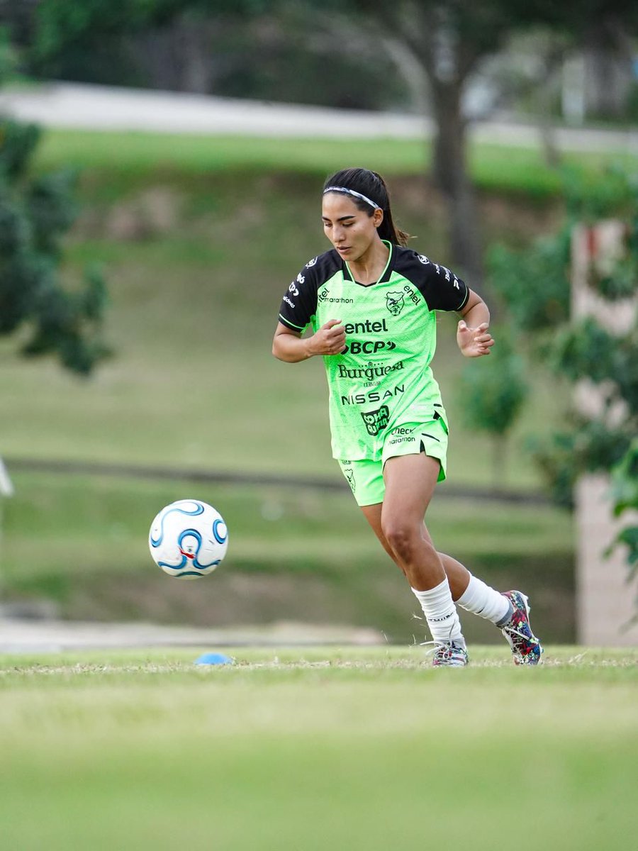 HugoMoldiz's tweet photo. La experiencia, talento y fuerza de Cielo Veizaga será fundamental para que Bolivia le gane al Paraguay el viernes 5 de junio en Santa Cruz. Vamos Cielo! Vamos Bolivia https://t.co/fgaW5rfv3C