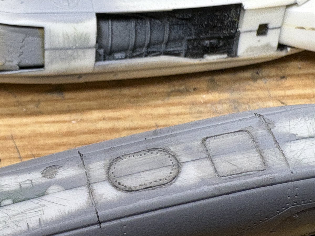 BA_MITOPL's tweet photo. プラモLABO中の人「こばちょろ先生」です。
みなさん、今週末はプラモデル作りましたか？
プラモLABO、どんどん利用してくださいね。
私のバルキ��ー エンジンナセル上にモールド掘りましたがやらない方が良かったかもと後悔してます(笑)
#ブックエース
#プラモLABO
#TSUTAYA
#ガンプラ
#マクロス https://t.co/u3WIY2WCfH