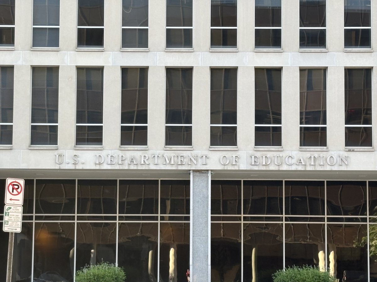 Tweetin_Robyn's tweet photo. At @COHEAOofficial annual conference in Washington DC. You should be here! So much great education about to happen!
(Image is of the Department of  Education building in Washington DC, across the street from our conference venue) https://t.co/SqETh6z8ja