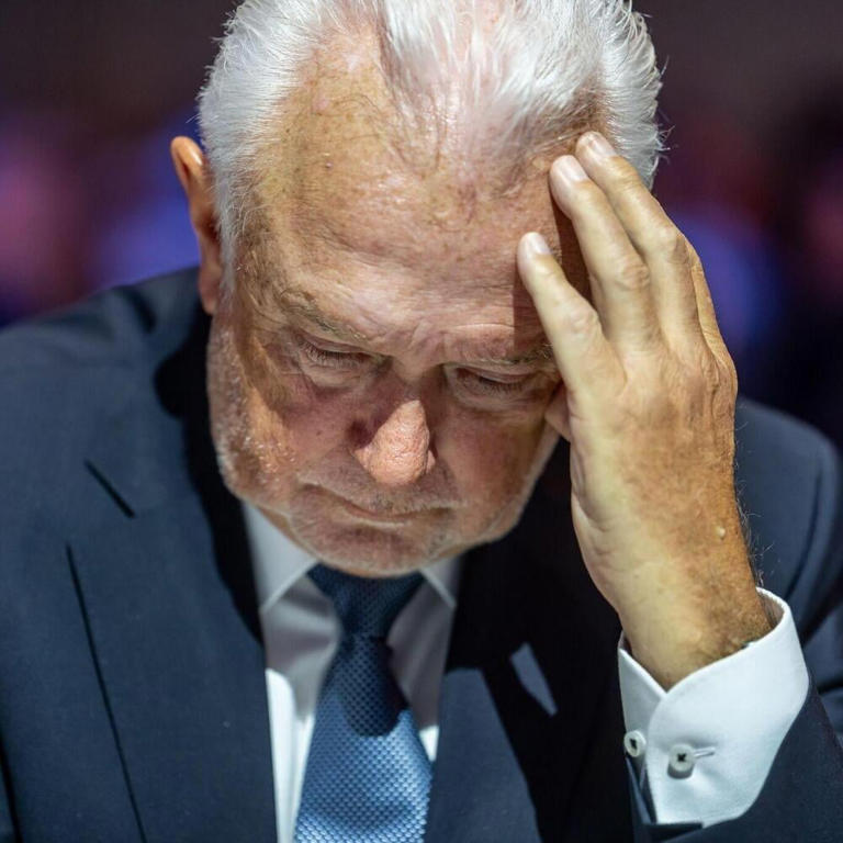 volmi6's tweet photo. Ok, Kubicki ist nicht die Sahra Wagenknecht, ausser die FDP kannste nicht mehr halbieren oder doch, naja ein bischen geht noch. 🤣😂 https://t.co/5siYcBLF4j