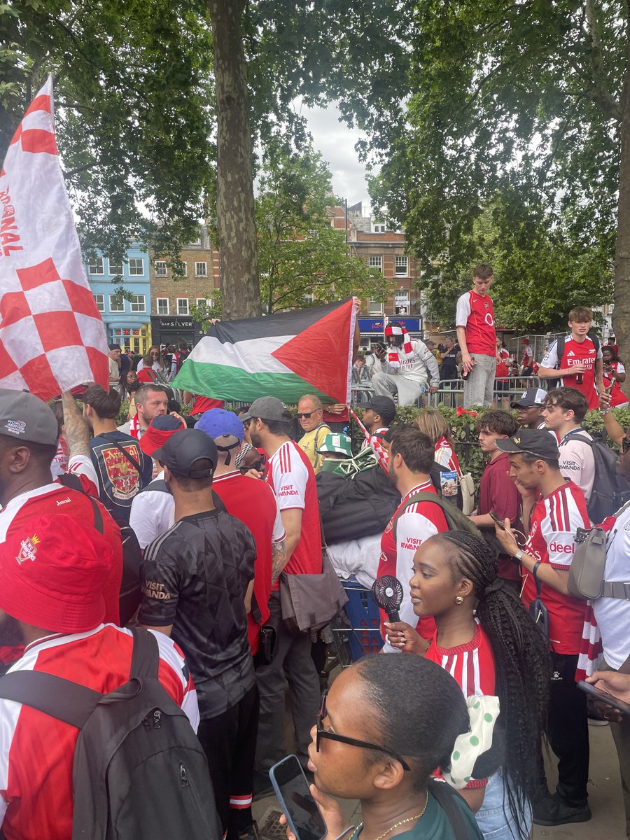 Kamran_AFC's tweet photo. Parade was a movie. #ChampionsOnly https://t.co/YSdaBSVRhq