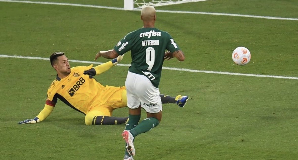 EdioHentz's tweet photo. @Alex_R_Moitas @RMPoficial O primeiro freguês sempre tem razão https://t.co/SKkEAfINpO