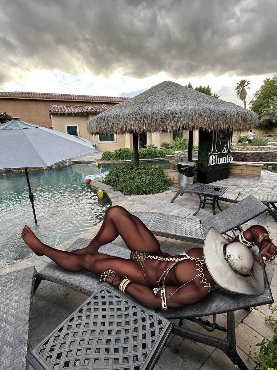 DOMINIONVT's tweet photo. Here is some of my favorite VR - IRL pictures we have done so far!! Can’t wait to do videos like these as well https://t.co/ejHQB3Av3W