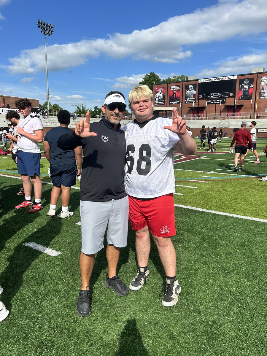 ColbyPack2027's tweet photo. Good day competing at @LRBearsFootball! I appreciate the work today at camp, and the time working with the coaches! Looking forward to visiting again soon
@CoachJLord1 @Jhilly79 @coachSocha @Coach__Russ 
@Cavalier_FB @ERHS_Sports @ER_FBRecruiting https://t.co/idj3oEfKpp
