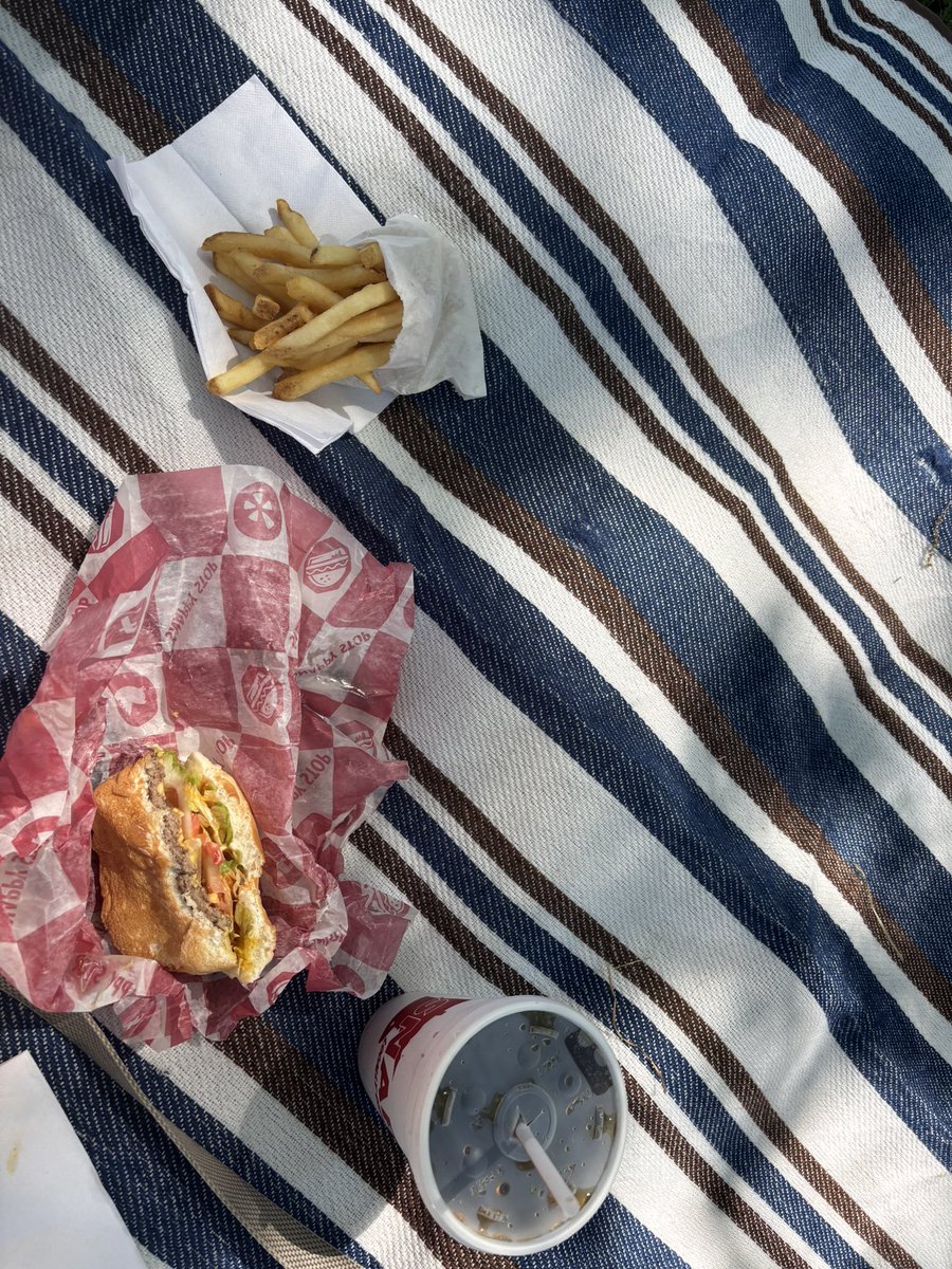 Emmanimosity's tweet photo. It’s almost summa https://t.co/RHSAv149j1