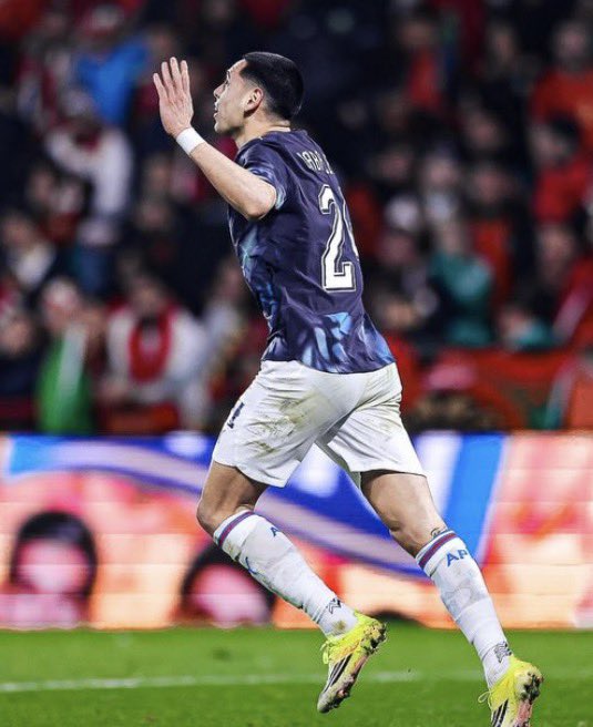 Mathimart16's tweet photo. Atacantes:

Miguel Almirón - Atlanta United 🇺🇸
Julio Enciso - Racing de Estrasburgo 🇫🇷
Ramón Sosa - Palmeiras 🇧🇷
Gustavo Caballero (fin de préstamo con portsmouth) https://t.co/Oi0coHpd0S