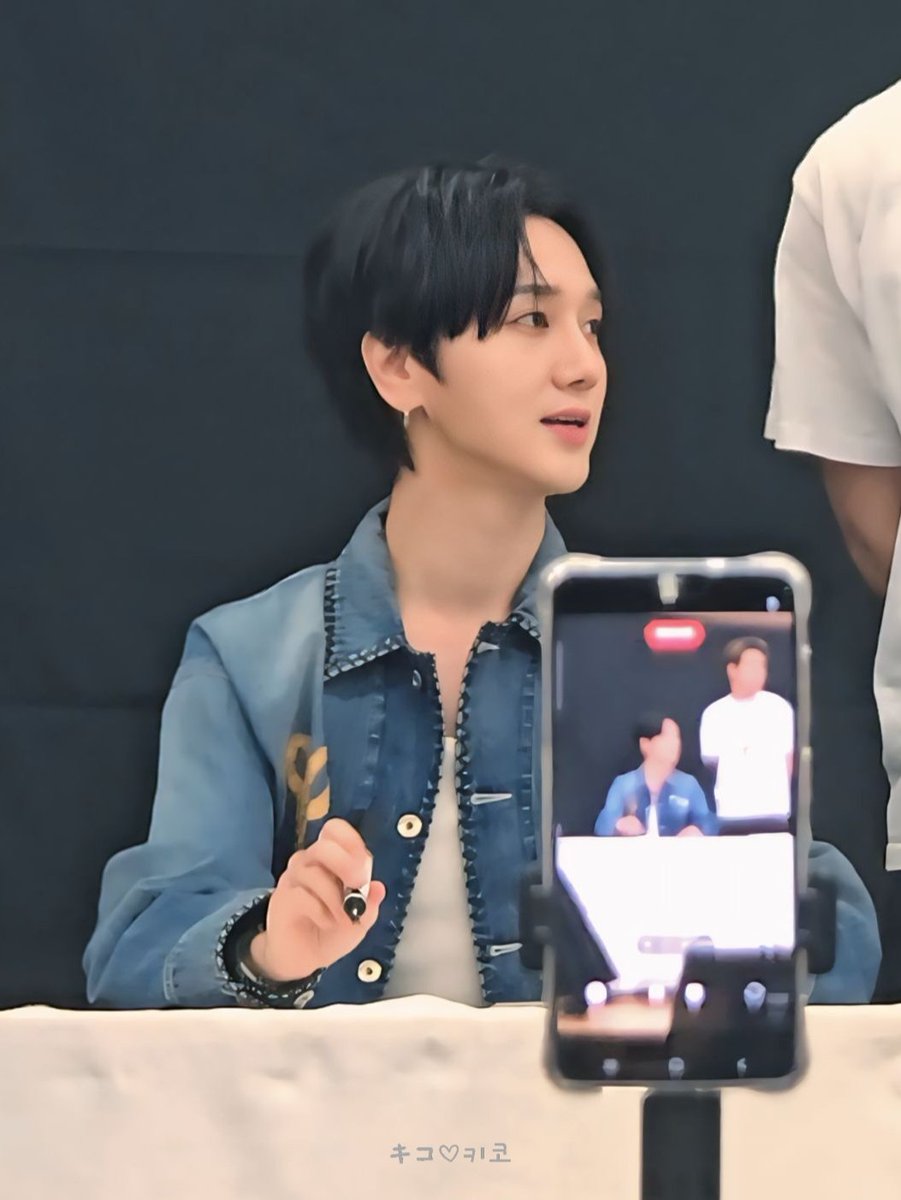 kiko_sj_elf's tweet photo. 昨日改めて思ったけど、ほんとにかっこよかった🥲💙
1人1人ちゃんと見て、すごく真剣に話聞いてくれて、笑顔もいっぱいで可愛かった😭

@shfly3424 
#예성 #YESUNG #藝聲 #イェソン 
#슈퍼주니어 #SUPERJUNIOR https://t.co/aYXvvORUxS