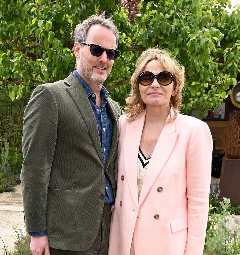 KimCattrallBR's tweet photo. Ending the month of May incredibly, with Kim and her husband Russell Thomas, who attended the Boodles Garden at the RHS Chelsea Flower Show 2026 on May 18th in London. ❤️

@KimCattrall https://t.co/lBBOd3ISwY