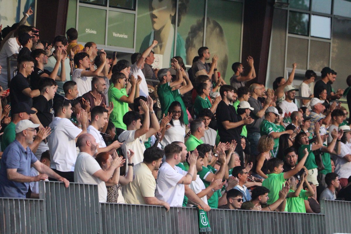 ue_cornella's tweet photo. Ahir va ser BRUTAL 💚

Agraïts i convençuts.
JUNTS, AFICIÓ! 

Comença una nova setmana! https://t.co/3YEeHpoaLP