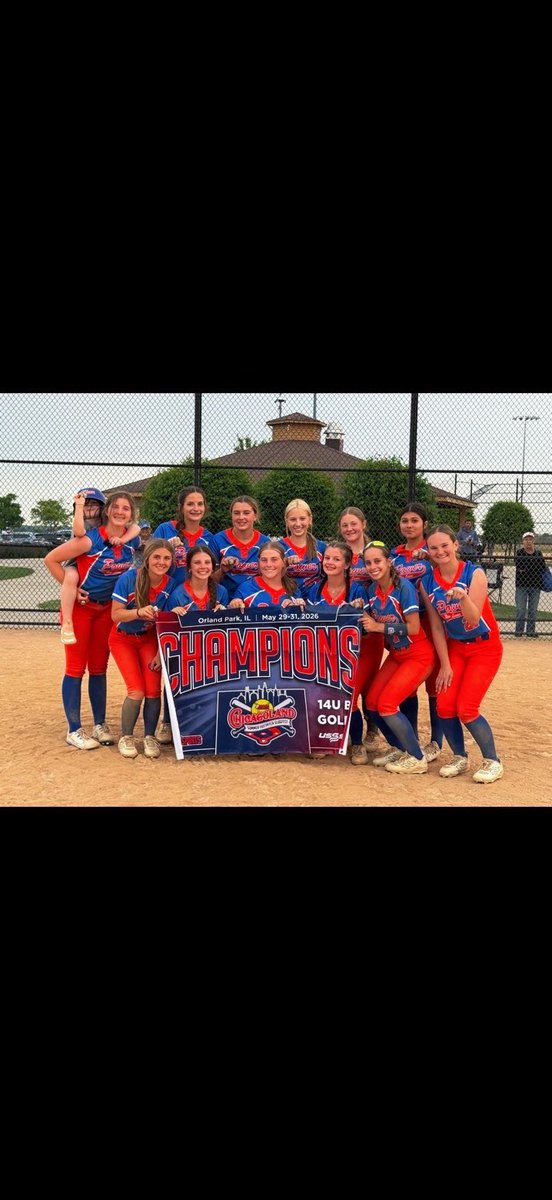 mackenzieonik's tweet photo. Tournement champs! So proud of how my team and I played, going 6-0 to win the gold bracket championship. https://t.co/JiD51WodqM