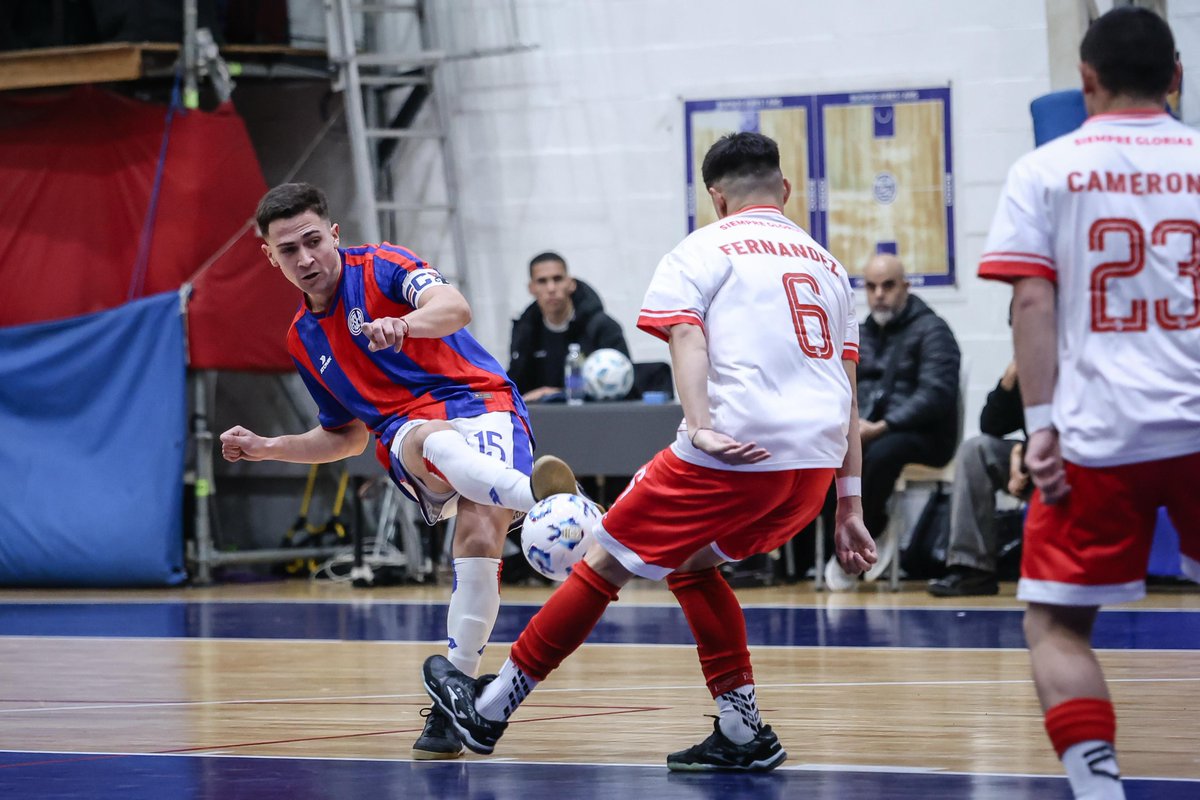 CASLAFutsal's tweet photo. ⏱️¡Ya se juega el segundo tiempo! 

⚽ #SanLorenzo 1-0 Glorias 

💻 ¡Mirá el partido! ▶️ https://t.co/iMSwrSflzB https://t.co/fIkokeruCn