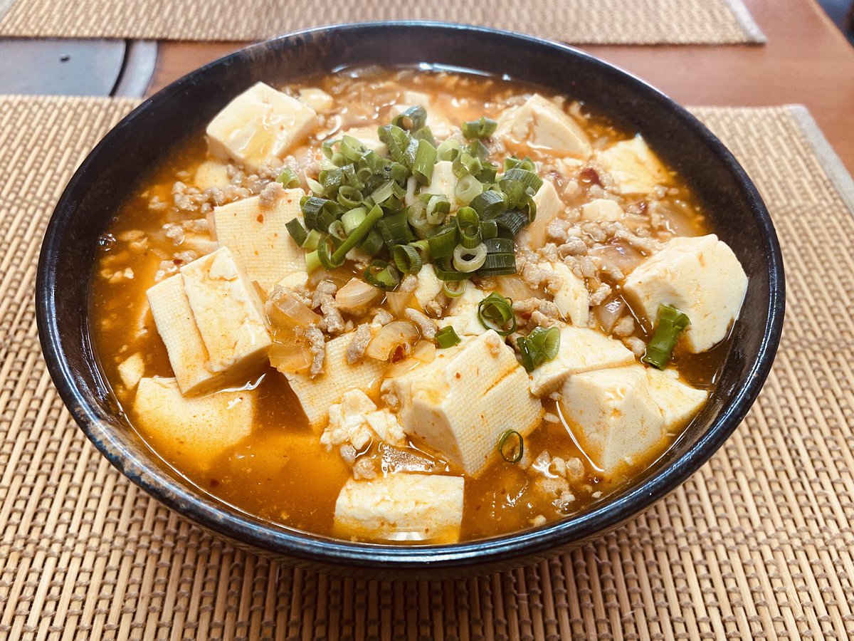 Kisshow_'s tweet photo. おはようございます☀
本日の限定ランチは、
「麻婆麺」です🍜
御来店お待ちしてます✨

喰酒処 喜笑-kisshow-
営業時間 ランチ11:00〜14:00
#喜笑 #京急久里浜 #居酒屋
#横須賀 #ランチ #昼呑み
#限定ランチ #日替わりランチ
#鮮魚 #刺身 #和洋中 https://t.co/p0L3w6sGgj