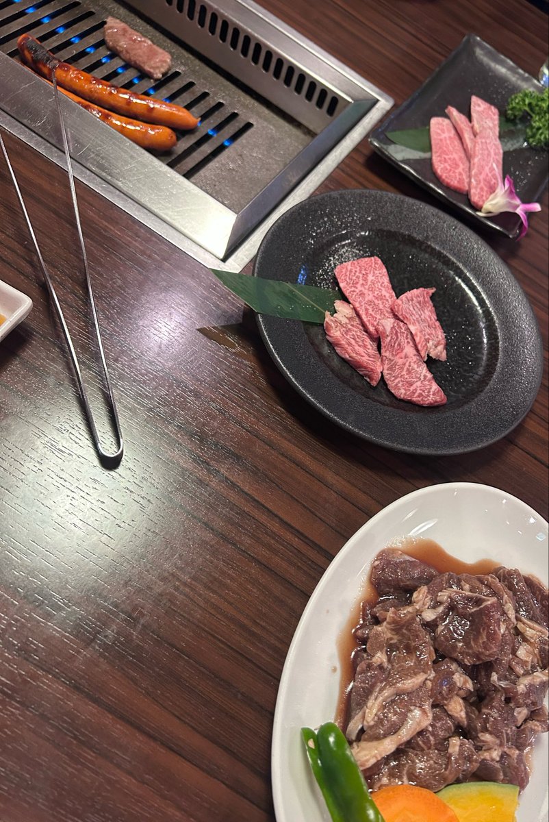 suamach's tweet photo. おはようございます！！
ポンコツ極めすぎてまだ今日5月だと思ってメン限やってませんでしたごめんなさい🚮
ごめんついでに謎の負傷で目が痛いので今日はおやすみで
明日14時～メン限でお願いします！！

お詫び(？)に週末食べたお肉貼っておきますね…

 #すあまんま https://t.co/DcTGY8eYWF
