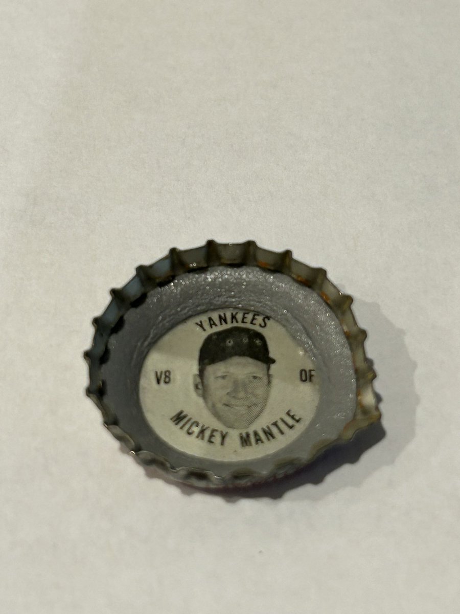 cardguymike1's tweet photo. CGMStackSale ($1 pwe $6 bmwt $10 big items)

All RT, Tags, Takes  and offers appreciated 

Mantle bottle cap $200 https://t.co/xTQ42Hhcyn