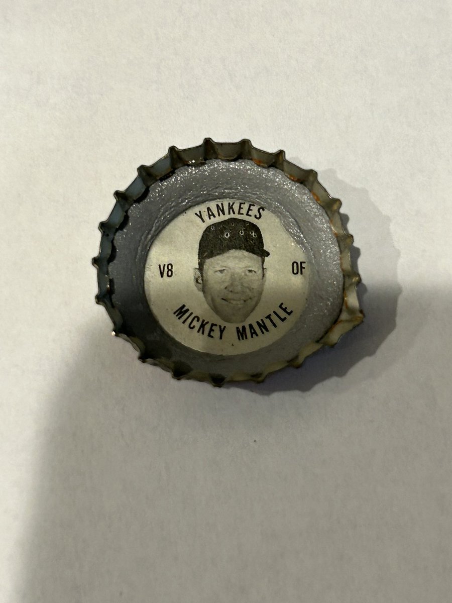 cardguymike1's tweet photo. CGMStackSale ($1 pwe $6 bmwt $10 big items)

All RT, Tags, Takes  and offers appreciated 

Mantle bottle cap $200 https://t.co/xTQ42Hhcyn