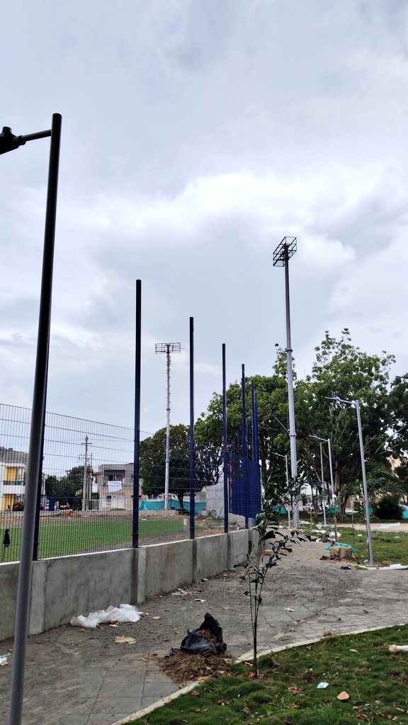 segundajugada_'s tweet photo. ‼️Imponentes...🔥⚾

⏭️Así Lucen Las Torres Donde Irán Soportadas Las Luminarias Del Nuevo Estadio "Lucho Nieto" Del Barrio La Pradera👊

✅Poco a poco el escenario está mostrando su avance, que tendrá luces Led europeas de generación modernas y amigables con el ambiente💯 https://t.co/70ipqgA7SB