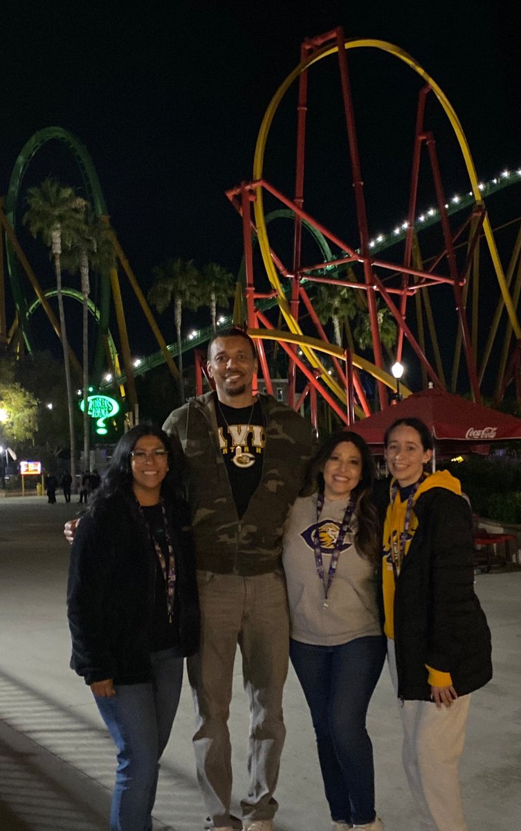 CoachBerryIII's tweet photo. Prom and Grad night
Class of 26' https://t.co/5bA4Y63IE3
