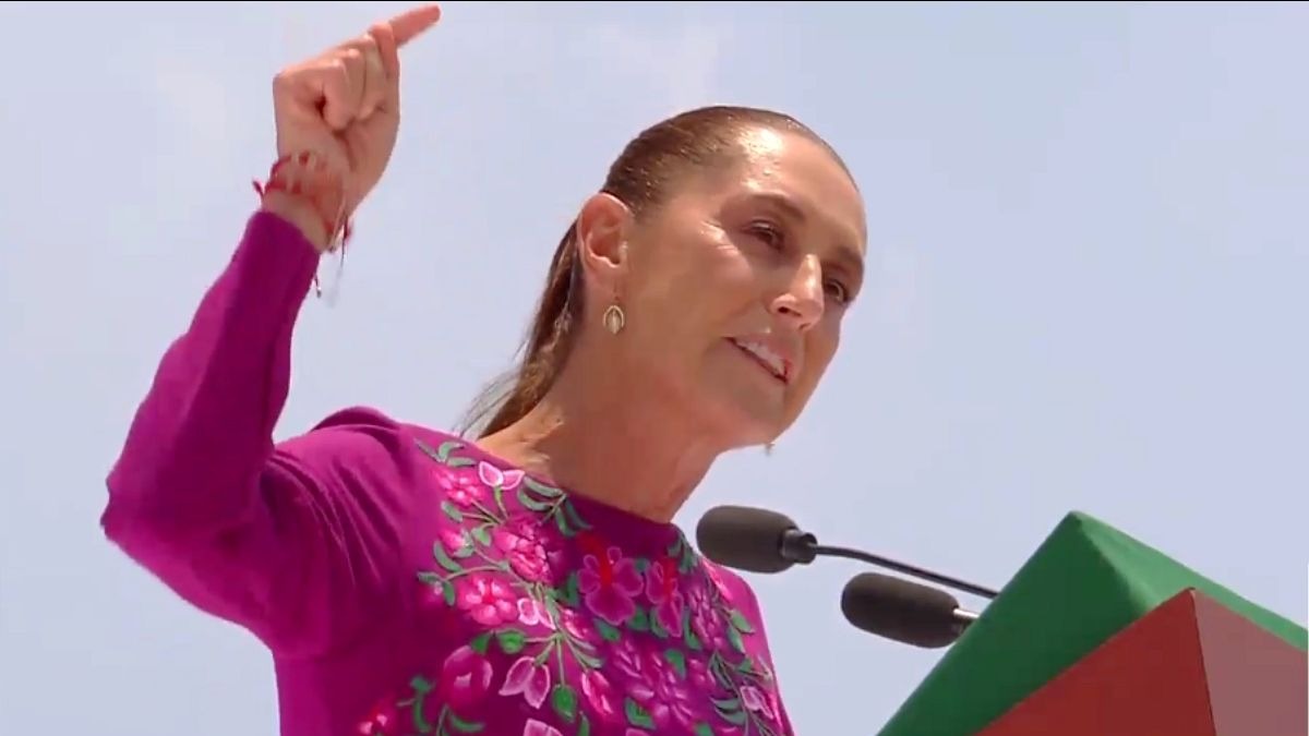 HDSPM_mx's tweet photo. “...primero... vienen por unos, luego por otros, hasta que oficinas del Departamento de Justicia se vuelven el principal elector de México”.
A dos años de su triunfo electoral, Claudia Sheinbaum elevó el tono contra Estados Unidos. https://t.co/1R4WJm3G8Y https://t.co/e8SbA9NN7S