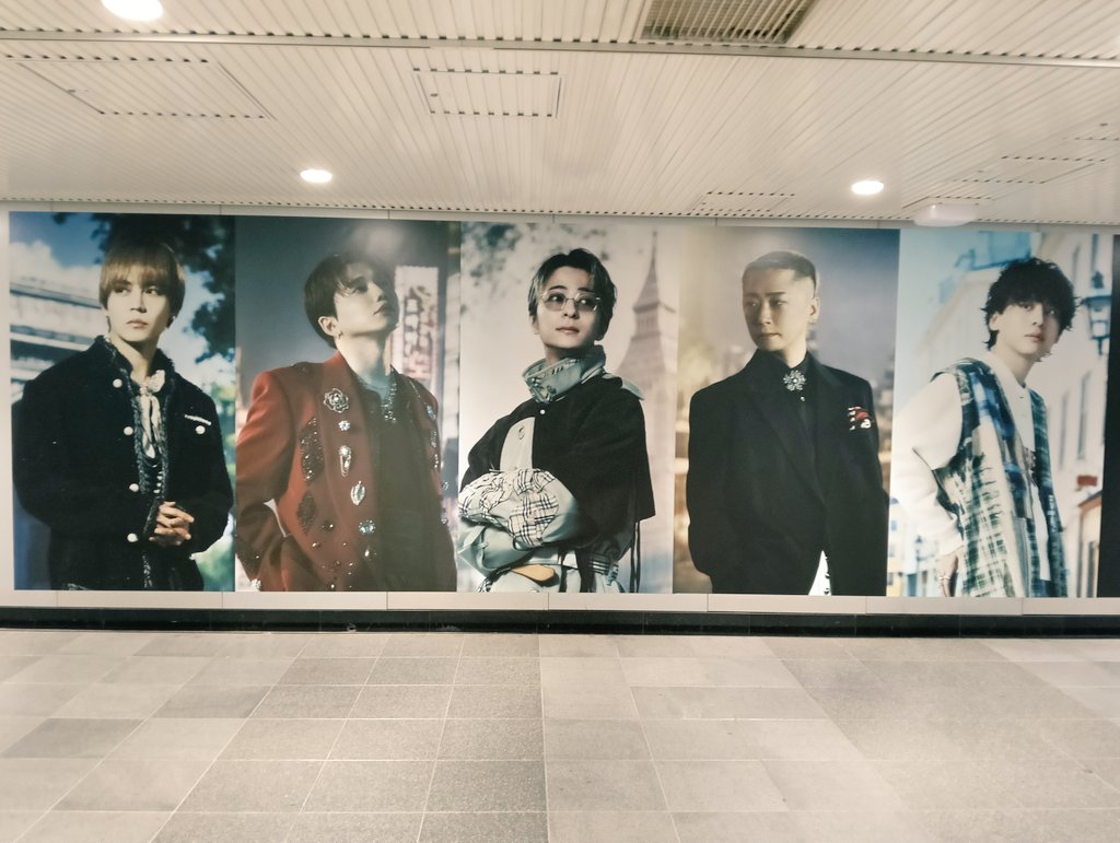 suzu_10_01's tweet photo. 渋谷駅にて
#Da_iCE https://t.co/j2O3HOKCc1