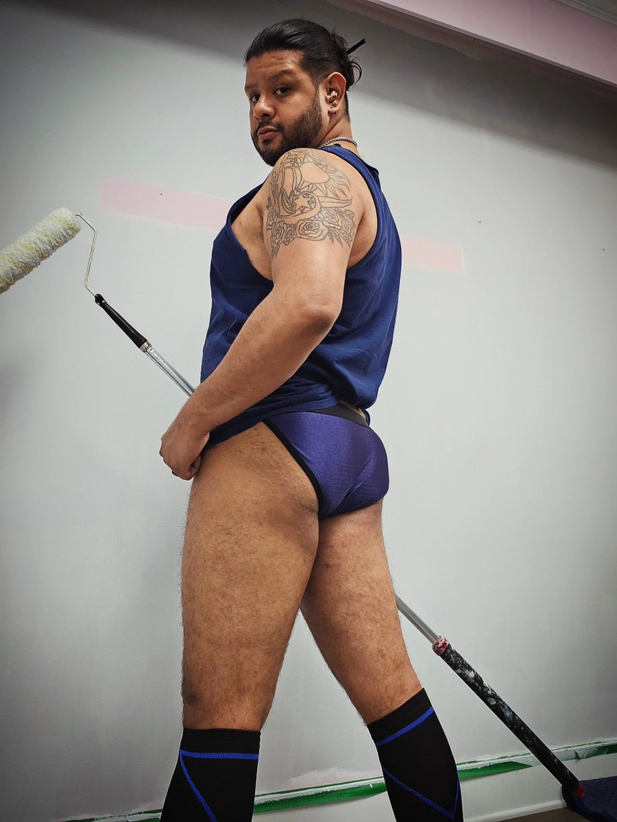 BeastMaster7110's tweet photo. 😏💙🖤🩲🧦
#Beastmaster #briefs #gaybriefs #bodypositivity #gaydiabeticlife #gaylatino #gaybear #gaybeast #beefybear #beefymen #beefygay #beefybriefs https://t.co/H95EOlhoeS