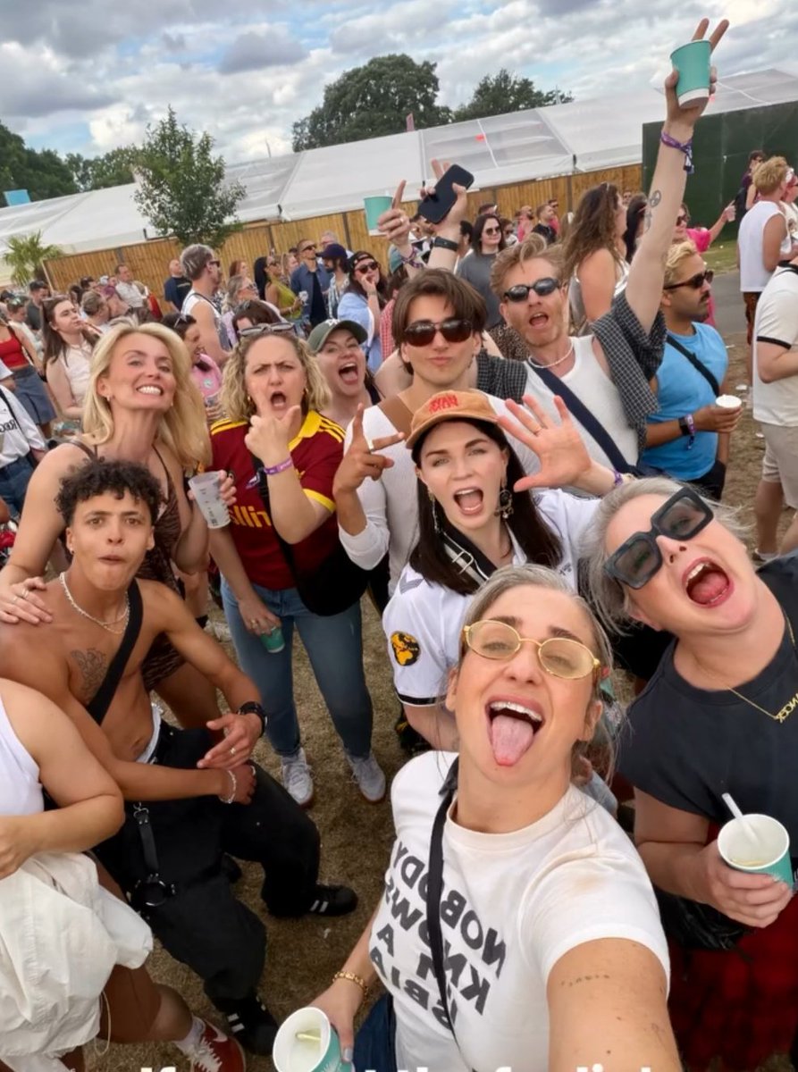 SunlightBash's tweet photo. Aww I missed seeing Aisling and Bash together 🥺🩷 https://t.co/I5XxyLm5GV
