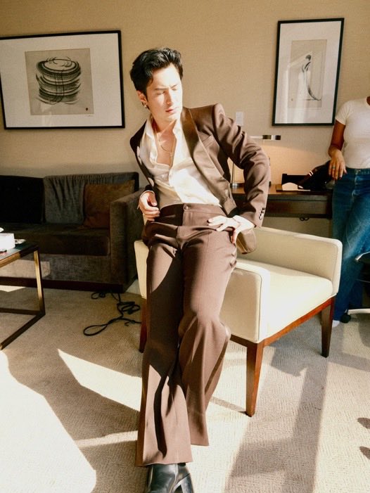 hudsonwupdates's tweet photo. New photos of Hudson Williams getting ready for the Canadian Screen Awards! 

(via by.aikaflores) https://t.co/mEQITX6FlX