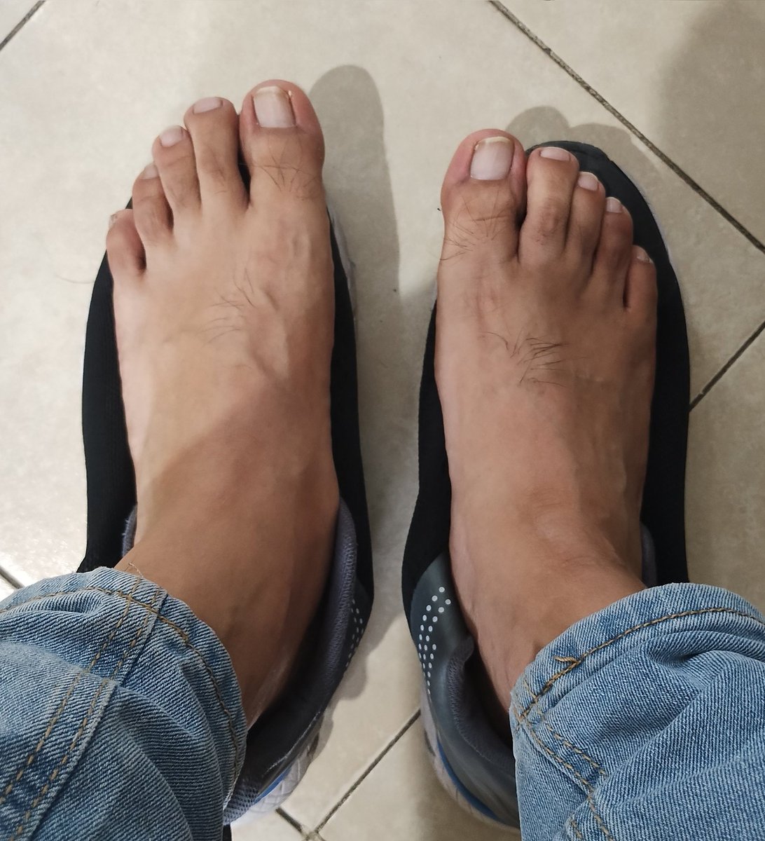 ManFetishop's tweet photo. Mas patas #PatasDeMacho #PiesDeHombre #feetfetısh #feetparadise #RT #Pies https://t.co/N6zhR8jWJr