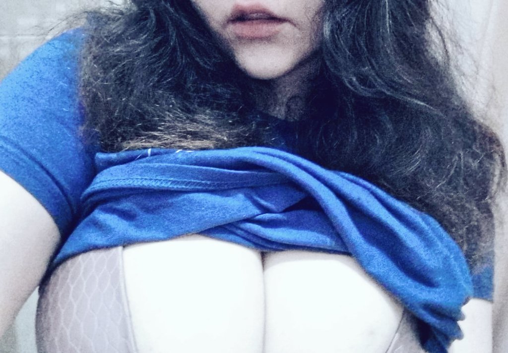 ♡ 𝕭𝖎𝖙𝖈𝖍𝖊𝖘 𝖑𝖔𝖛𝖊 𝖒𝖊 ♡ tweet media