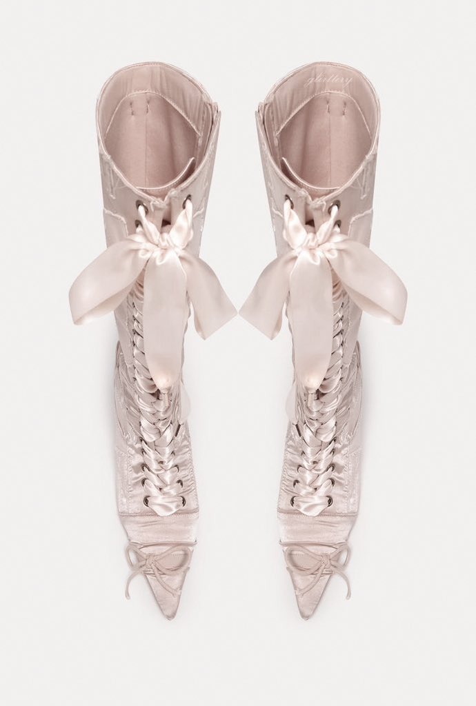 glirttery's tweet photo. doublestandard nyc ‘paris boots’ in ballet pink https://t.co/HfmnrbSib6