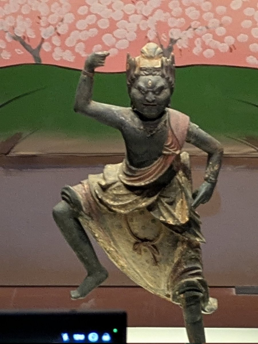 future_support's tweet photo. 【惹きつけられる】
行ってきました！
吉野・大峯の特別展 
最高でしたぁ〜

迫力満点の蔵王権現像たちが、
一堂に会する
青黒い体躯に忿怒(ふんぬ)の形相
でもどこか慈悲を感じるあの存在感
神仏の山の熱気と美しさが
展示室全体に満ちあふれています

あの吉野の桜を生んだ役行者や
後醍醐天皇の祈りと自然が融合
宝物たちに圧倒されました
山の力がそのまま宿ってるみたいで
観てるだけで背筋が伸びる

神仏の山の底知れぬパワーを
現代に届けてくれる展覧会

修験道の聖地・吉野の空気や
霊山の祈りを再確認できた
6月7日までなので、まだの方はぜひ！
行かれた方も行かれてない方も、
興味がない方も
ぜひご意見聞かせてください
「知りませんでした」をリプで

今回も、人が惹きつけられる
そこには何があるのか？
貴重な空気感を感じることができました
開催に向けご尽力された方々に深謝
合掌