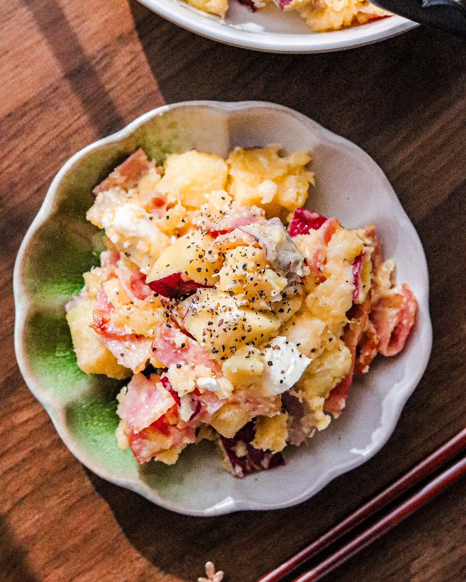 cookpad_news's tweet photo. さつまいも1本、
一瞬で消えるやつ。
ほくほくのさつまいもに
マヨクリームチーズの濃厚なコク。

ベーコンの旨みまで加わったら、
おいしくないわけがない🥹
冷めてもおいしいです。 https://t.co/VARLPspvrz