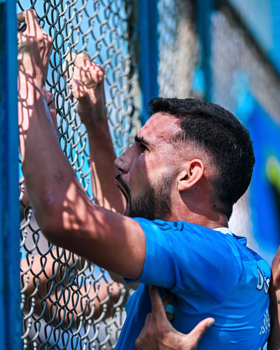 JotaLopezbotel1's tweet photo. Miserables de Innova, usen ese dinero y traigan a Ignacio o algo parecido. Cansado de que cualquier ataque a Sporting Cristal termine en gol. https://t.co/INoQgQonDd