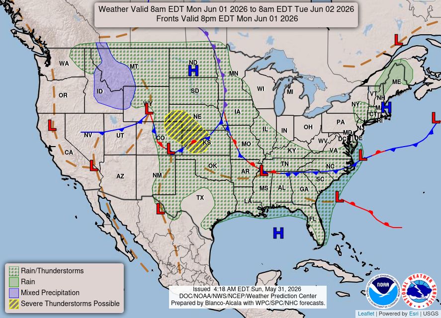 NWS's tweet photo. Showers and thunderstorms will be possible from the northern Plains to the Gulf Coast on Monday. Thunderstorms with large hail and severe wind gusts are expected Monday afternoon and evening across parts of the central Plains. https://t.co/VyWINDk3xP https://t.co/ptSPI5tzQz