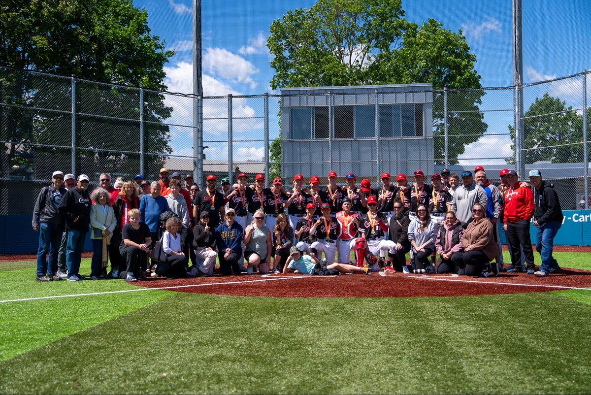 GLCanadians's tweet photo. 🏆 NOUS SOMMES LES CHAMPIONS 🏆

GLC 15s win the Tournoi @ABCacademie in Montreal, QC this weekend.  #GLC🍁 https://t.co/isxEkHOeNi