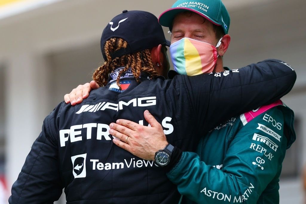 fag4lando's tweet photo. Since it’s Pride Month, here’s a thread of the rainbow helmets Lewis Hamilton and Sebastian Vettel wore in F1.

A Thread 🏳️‍🌈🏳️‍⚧️ https://t.co/ZQvwRnmgaG