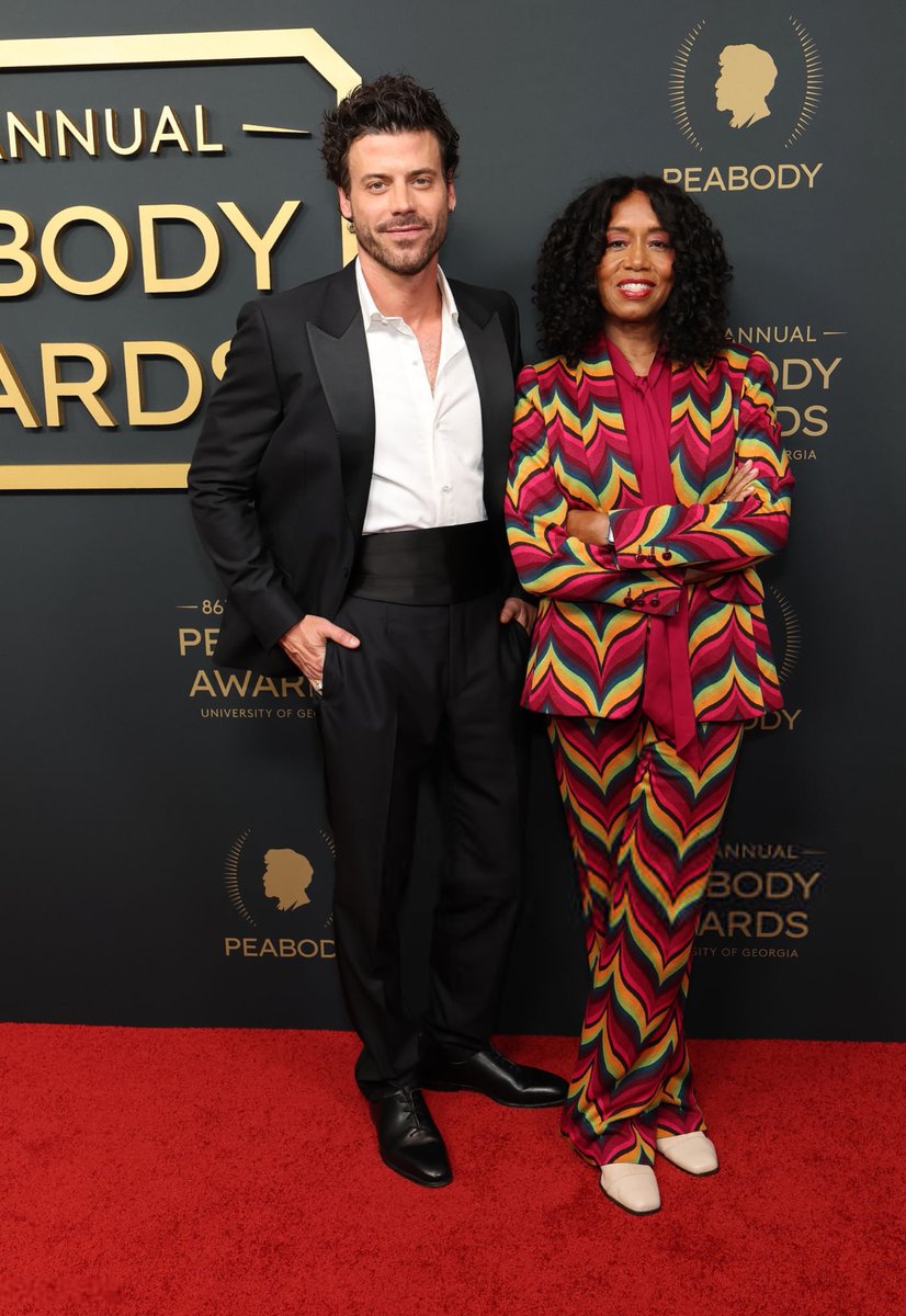 FrancoisANews's tweet photo. François Arnaud at the 86th Annual Peabody Awards https://t.co/1uUPBkbnW1